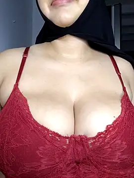 Snapshot of shirazz_najmm chatting on October 13, 2025, 2:07 pm shirazz najmm online show from October 13, 2025, 2:07 pm