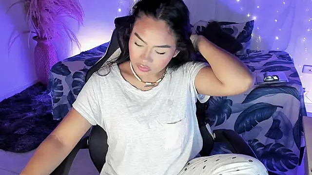 Riana Kean online show from March 17, 2026, 2:36 am