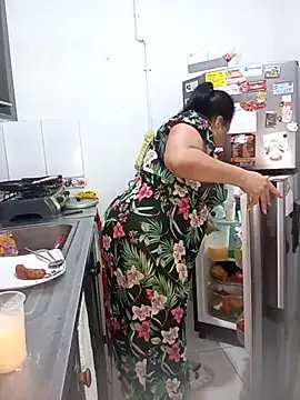 Snapshot of Shanttal0272 chatting on February 3, 2026, 12:32 am Shanttal0272 online show from February 3, 2026, 12:32 am