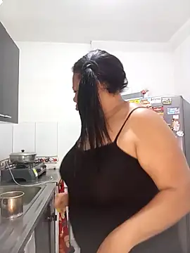 Snapshot of Shanttal0272 chatting on February 3, 2026, 1:05 pm Shanttal0272 online show from February 3, 2026, 1:05 pm