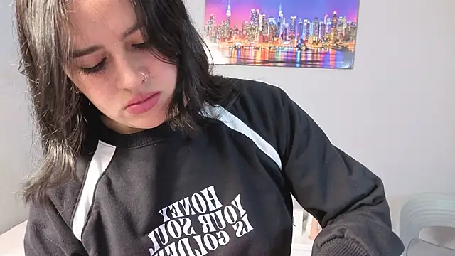 Snapshot of Alli_cooper chatting on July 14, 2026, 12:22 pm Alli cooper online show from July 14, 2026, 12:22 pm