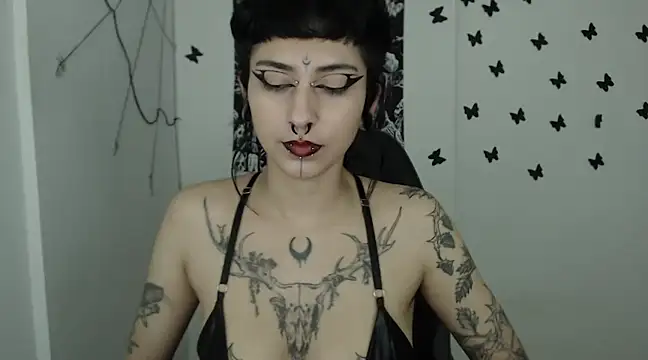 Snapshot of n0sferatus__ chatting on March 1, 2025, 1:32 am n0sferatus online show from March 1, 2025, 1:32 am