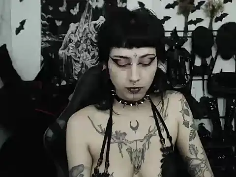 n0sferatus   online show from May 7, 2026, 1:54 am