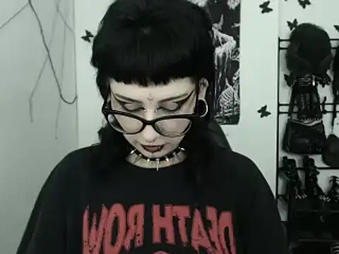 n0sferatus   online show from December 21, 2025, 4:03 am