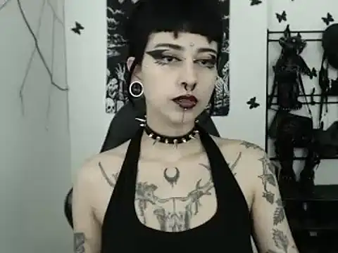 Snapshot of n0sferatus__ chatting on October 16, 2025, 11:51 am n0sferatus online show from October 16, 2025, 11:51 am