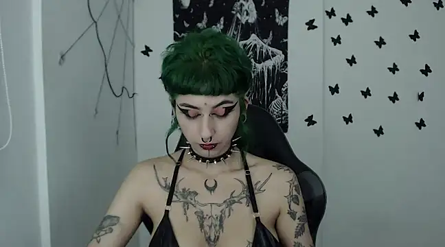 Snapshot of n0sferatus__ chatting on December 7, 2024, 5:54 am n0sferatus online show from December 7, 2024, 5:54 am