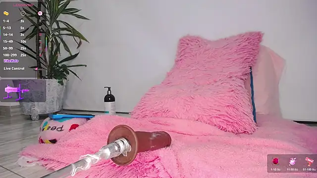 Snapshot of Cristal_Skinny2 chatting on May 19, 2026, 3:02 am Cristal Skinny2 online show from May 19, 2026, 3:02 am