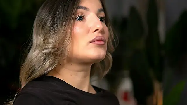 Snapshot of KellyMathews chatting on February 27, 2026, 2:56 am KellyMathews online show from February 27, 2026, 2:56 am