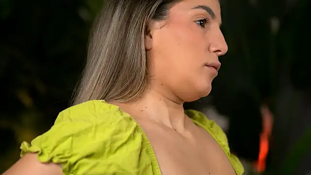 Snapshot of KellyMathews chatting on February 25, 2026, 2:45 am KellyMathews online show from February 25, 2026, 2:45 am