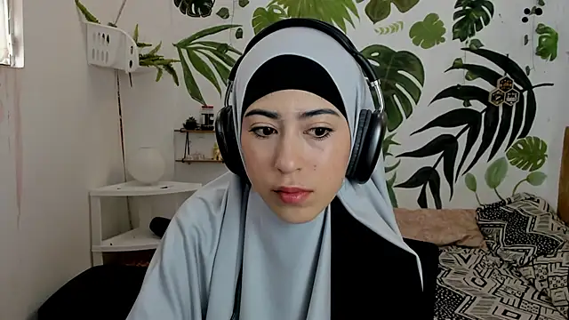 Snapshot of chaymae_nah_ chatting on October 27, 2025, 2:51 pm chaymae nah online show from October 27, 2025, 2:51 pm