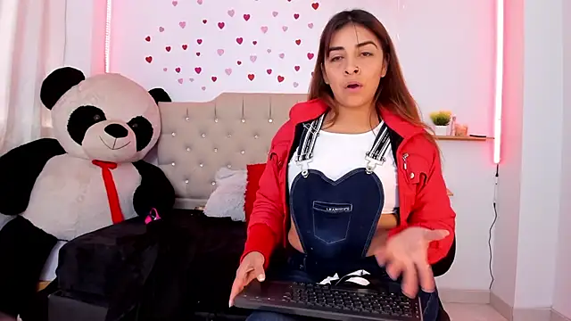 ameliefederline11 online show from February 23, 2026, 1:55 pm