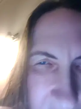 Snapshot of Evelina_cute chatting on January 14, 2026, 9:40 pm Evelina cute online show from January 14, 2026, 9:40 pm