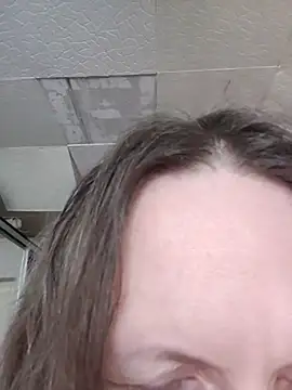 Snapshot of Evelina_cute chatting on March 19, 2025, 12:12 pm Evelina cute online show from March 19, 2025, 12:12 pm