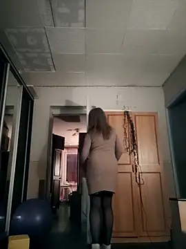 Snapshot of Evelina_cute chatting on October 12, 2025, 6:09 pm Evelina cute online show from October 12, 2025, 6:09 pm