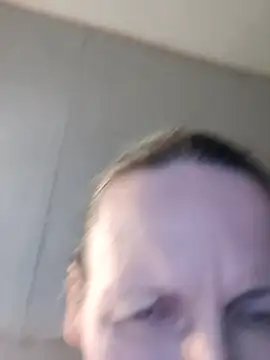 Snapshot of Evelina_cute chatting on March 5, 2025, 3:51 pm Evelina cute online show from March 5, 2025, 3:51 pm