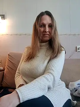 Snapshot of Evelina_cute chatting on March 19, 2025, 9:06 am Evelina cute online show from March 19, 2025, 9:06 am