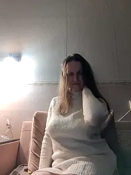 Snapshot of Evelina_cute chatting on March 7, 2025, 7:49 pm Evelina cute online show from March 7, 2025, 7:49 pm