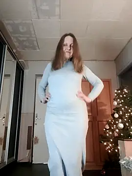 Snapshot of Evelina_cute chatting on January 13, 2026, 1:48 pm Evelina cute online show from January 13, 2026, 1:48 pm