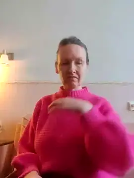 Snapshot of Evelina_cute chatting on January 14, 2026, 9:35 am Evelina cute online show from January 14, 2026, 9:35 am