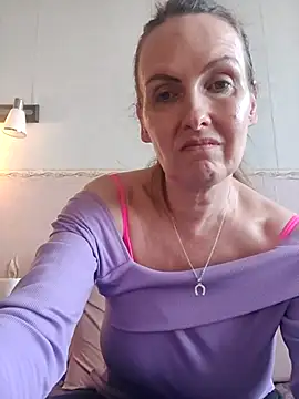 Evelina cute online show from March 24, 2026, 1:22 pm