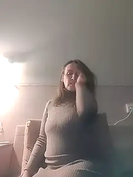 Snapshot of Evelina_cute chatting on November 28, 2025, 3:45 pm Evelina cute online show from November 28, 2025, 3:45 pm