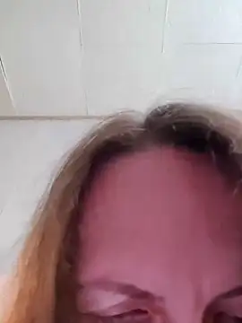 Snapshot of Evelina_cute chatting on September 19, 2025, 10:19 am Evelina cute online show from September 19, 2025, 10:19 am