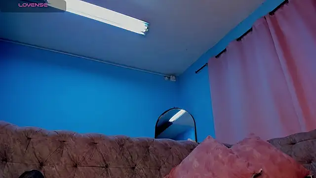 Snapshot of IsabellaBromsS chatting on February 6, 2026, 11:34 pm IsabellaBromsS online show from February 6, 2026, 11:34 pm