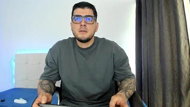 Teilor Creed online show from December 17, 2025, 8:14 pm