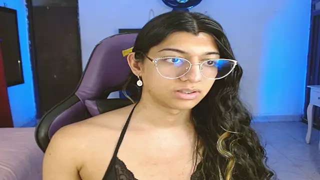 Snapshot of engielphoenis14 chatting on February 10, 2026, 6:01 am engielphoenis14 online show from February 10, 2026, 6:01 am