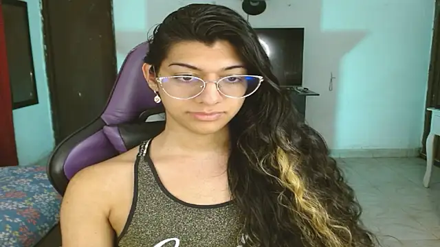 Snapshot of engielphoenis14 chatting on January 17, 2026, 5:11 am engielphoenis14 online show from January 17, 2026, 5:11 am