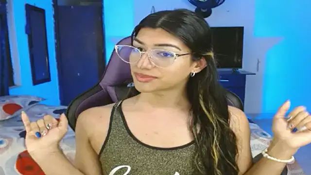 engielphoenis14 online show from March 11, 2025, 6:41 am