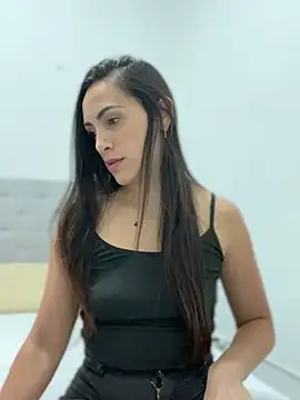 alessandra-a online show from February 26, 2025, 9:53 pm