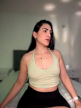 alessandra-a online show from May 12, 2026, 11:00 pm