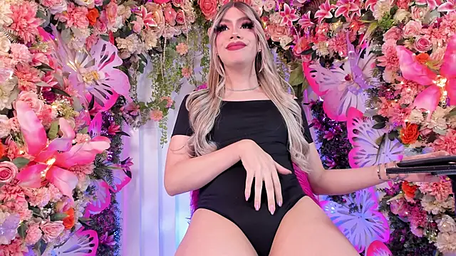 Snapshot of Laurenn_evans chatting on February 19, 2026, 9:34 pm Laurenn evans online show from February 19, 2026, 9:34 pm