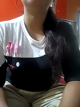 Alina Khann online show from November 17, 2025, 8:18 am