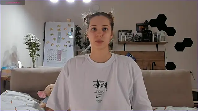 Snapshot of Girl_alone_home chatting on October 29, 2025, 3:11 pm Girl alone home online show from October 29, 2025, 3:11 pm