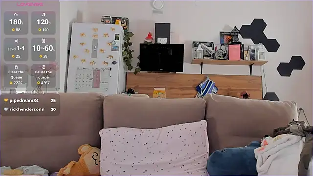 Snapshot of Girl_alone_home chatting on November 29, 2025, 4:45 am Girl alone home online show from November 29, 2025, 4:45 am