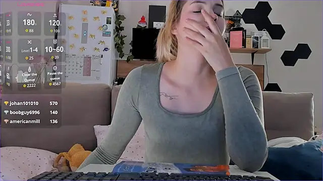 Snapshot of Girl_alone_home chatting on November 24, 2025, 4:40 pm Girl alone home online show from November 24, 2025, 4:40 pm