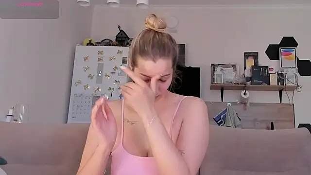 Snapshot of Girl_alone_home chatting on July 12, 2026, 4:08 pm Girl alone home online show from July 12, 2026, 4:08 pm