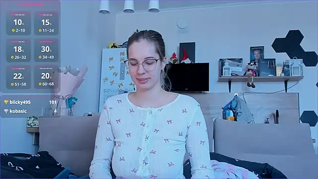 Girl alone home online show from March 27, 2026, 8:26 am