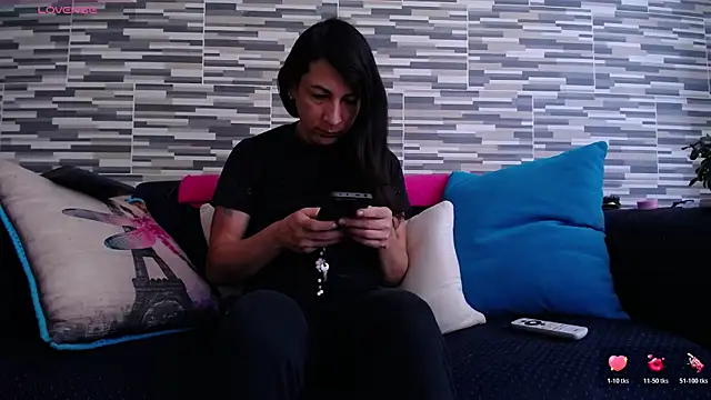 VioletaGomezCo online show from May 22, 2026, 1:09 pm