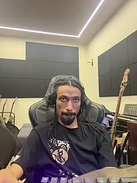 hotcamboy420 online show from January 14, 2026, 4:05 am