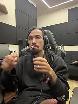 hotcamboy420 online show from February 27, 2026, 6:13 am