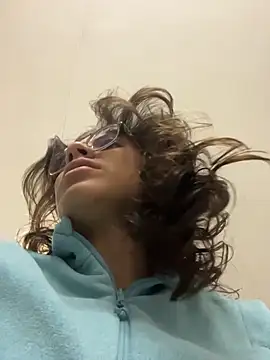 karlamorris  online show from March 9, 2026, 1:14 pm