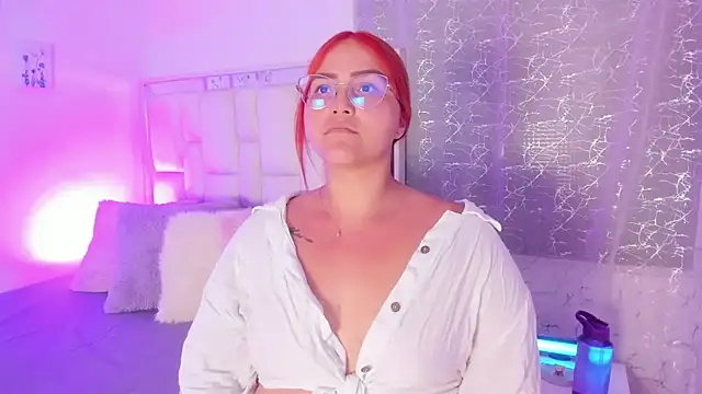 LeahxBarker online show from September 30, 2025, 1:44 am