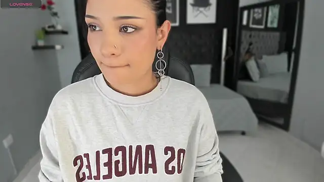 renee shelby  online show from January 15, 2026, 7:50 pm