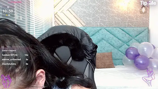 Snapshot of april_dumont chatting on March 18, 2025, 6:50 pm april dumont online show from March 18, 2025, 6:50 pm