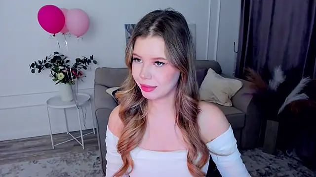 FollowLovee online show from September 17, 2025, 8:11 pm