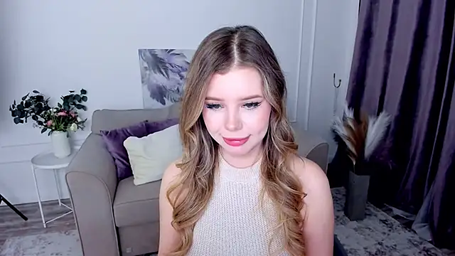 FollowLovee online show from October 4, 2025, 7:37 pm