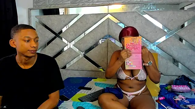 EvaxEmma online show from March 22, 2025, 1:52 pm